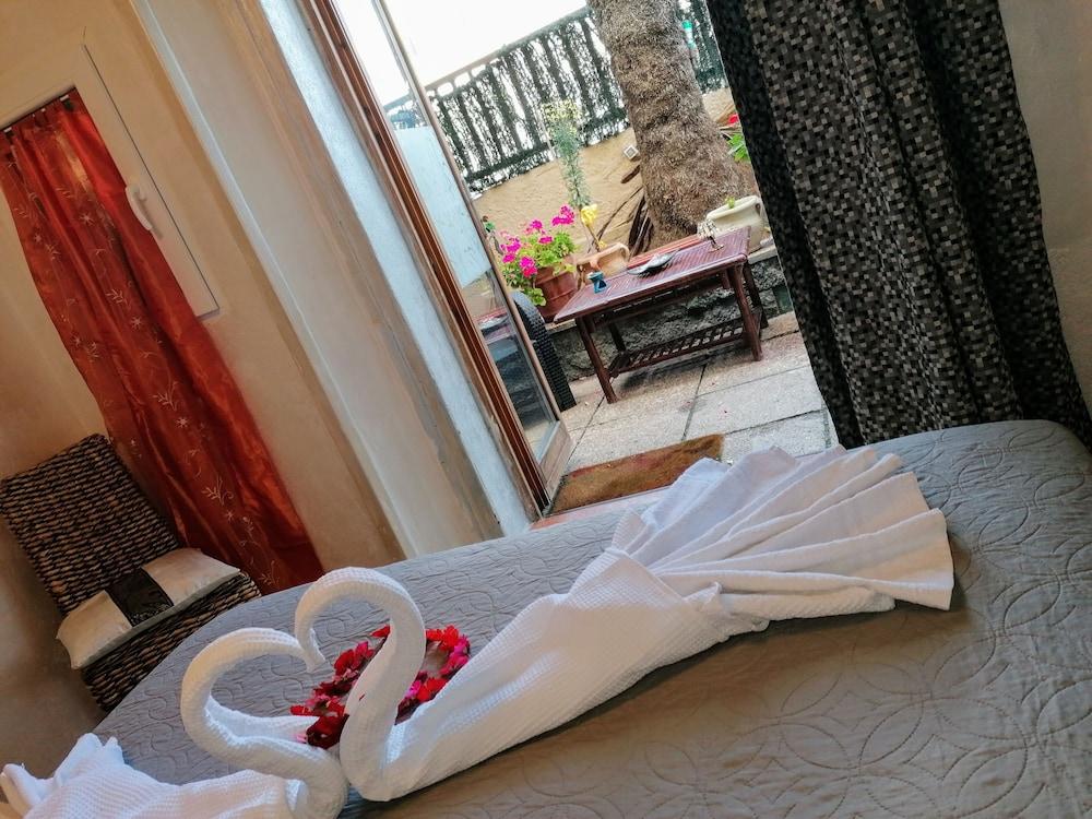 Villabeachcity Guesthouse Кальярі Екстер'єр фото